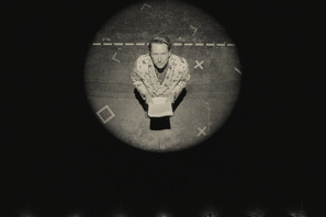 『アステロイド・シティ』物語のカギを握る、3人のモノクロスチール 画像