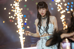 Netflix韓ドラ「イ・ドゥナ！」主演・スジが再びアイドルに　センター務めるMVも公開中 画像