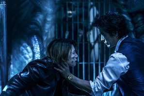 三吉彩花vs伊藤英明、鬼気迫るバトルシーン舞台裏『ナックルガール』特別映像 画像