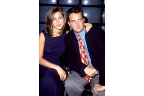 「フレンズ」ジェニファー・アニストンらメインキャスト、マシュー・ペリーの死に連名でコメント 画像