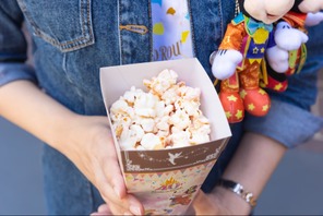 【ディズニー】パーク定番メニュー、ポップコーンの40周年期間限定バージョンも人気 画像