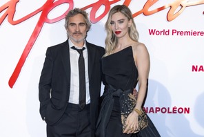 ホアキン・フェニックス＆ヴァネッサ・カービーがパリへ“凱旋”『ナポレオン』プレミア　 画像