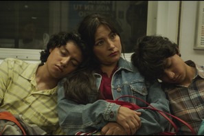 移民問題を背景に親子の絆の物語をリアルに描く…『ニューヨーク・オールド・アパートメント』予告映像 画像