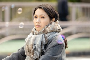 二階堂ふみ＆チェ・ジョンヒョプ、シャボン玉メイキング公開！「Eye Love You」今夜スタート 画像