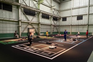 それぞれの思惑が渦巻く…1日目の夜のメンバーを捉える『ある閉ざされた雪の山荘で』本編映像 画像