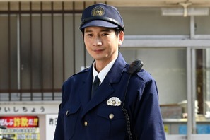 向井理「警察官と詐欺師という相容れない役を同時に」テレビ東京×WOWOW「ダブルチート」主演 画像