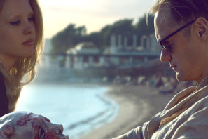 リゾート島に隠されたおぞましいルールとは…『インフィニティ・プール』本編映像 画像