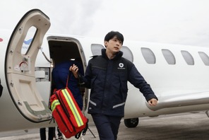 「PICU スペシャル」吉沢亮“しこちゃん先生”のドクタージェット搭乗シーン公開 画像