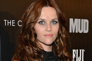 リース・ウィザースプーン、逮捕後初の公の場に夫と登場 画像