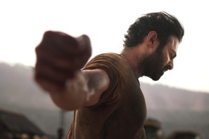 男たちが熱い死闘を繰り広げる…プラバース主演『SALAAR／サラール』場面写真 画像