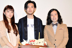 もうすぐ30歳! 松田龍平、宮崎あおいからの祝福に照れ笑い 画像