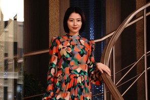 長澤まさみ、ミステリアスに微笑む『スオミの話をしよう』喜怒哀楽カット公開 画像