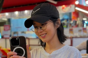 『皇后の品格』チャン・ナラ、「完全に大学生」と話題の“童顔ぶり”…屋台で満面の笑み【PHOTO】 画像