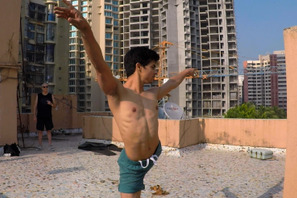 「王子のように振る舞う」師弟の絆と特訓風景とらえる『コール・ミー・ダンサー』本編映像 画像