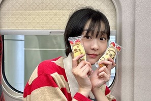 『梨泰院クラス』女優キム・ダミ、東京ばな奈を手に可愛さ全開！「ああ眩しい」【PHOTO】 画像