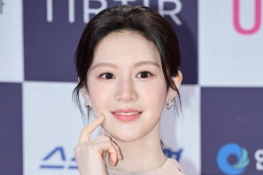 福士蒼汰も出演のNetflix新作ドラマ主演女優コ・ユンジョン、制作陣に太っ腹プレゼント！ 画像