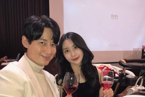 “推し”だった韓国スターと結婚した日本人女性、「理想過ぎる」家族写真を公開！不慣れな子育てで腱鞘炎に【PHOTO】 画像