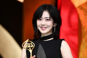 自主降板も考えていたチャン・ナラ、演技大賞に輝いた！支えになった“夫の一言”とは 画像