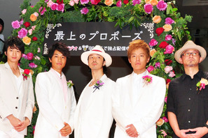 【PHOTOレポート】向井理、金子ノブアキら胸元に花＆純白スーツでキメる！ 画像