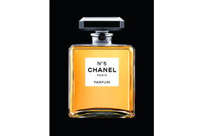 伝説的香水「N°5」を紐解くシャネル展、パリの原題美術館で開催 画像