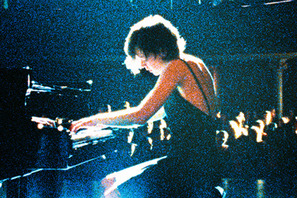 不協和音すらも魂に突き刺さる『4分間のピアニスト』 画像