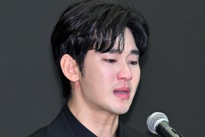 キム・スヒョンが“涙の記者会見”。未成年だった故キム・セロンさんとの交際、お金の督促疑惑を全否定 画像