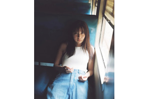 上白石萌歌写真集「charm charm」6月4日発売　予約受付中 画像