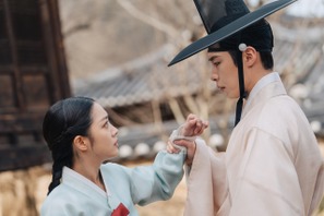 記憶を失ったイ・ジェウクは本物なのか…Netflix新作『呑金/タングム』の“謎めいた”スチール初公開！ 画像