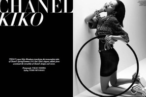 水原希子、NYファッション誌最新号にビンテージシャネルを纏って登場 画像