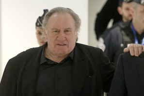 ジェラール・ドパルデュー、2人の女性に対する性的暴行で有罪判決 執行猶予付きの懲役1年6か月 画像