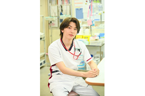 INI・高塚大夢、本田翼の後輩看護師役で出演「北くんがかわいすぎて手に余るので、3人でシェアすることにしました。」 画像