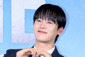 27歳になったイ・ジョンハ、兵役について語る“アレコレ”「ソン・ガン先輩からいろんな話を…」 画像