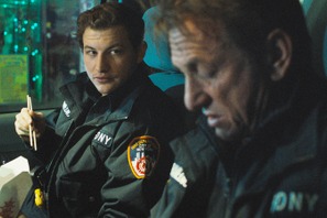 ショーン・ペン＆タイ・シェリダン、休憩中の和やか食事タイム『アスファルト・シティ』本編映像 画像