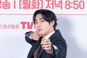 『ギョヌと仙女』監督が語るチュ・ヨンウ抜擢の理由「漫画から飛び出してきた一目惚れする存在」 画像