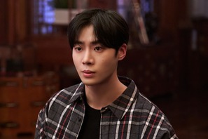 『巫女と彦星』チュ・ヨンウの凄絶な没入演技、制服の似合う憑依演技に視聴者釘付け 画像