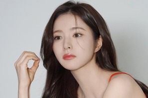 『魅惑の人』シン・セギョン、見る者すべてを黙らせる美貌にネット騒然「生きる芸術品」【PHOTO】 画像