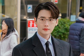 U-NEXTで配信中の話題作『瑞草洞』で見せた成熟と深み、イ・ジョンソクが歩んだ成長の軌跡 画像
