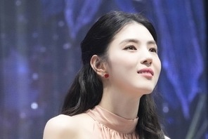 ハン・ソヒ、日本での初ファンミで感涙「皆さんは私にとって宝石のような存在」 画像