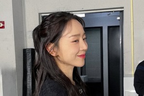 『哲仁王后』女優シン・ヘソン、久しぶりの投稿で端正なビジュアルを披露！【PHOTO】 画像