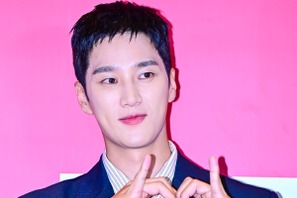 アン・ボヒョン、禁酒＆鶏むね肉8パックのストイック生活…冬は“セカンドハウス”でキャンプ三昧！ 画像