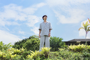 平井亜門が“声”でサプライズ出演も！日本・マレーシア合作『天使の集まる島』青木柚＆さとうほなみのオフショット解禁 画像