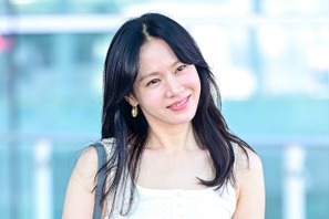 ソン・イェジン、1児の母とは思えない爽やかファッションで登場！“体調万全”【独自写真】 画像