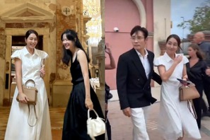 ベネチアを満喫中のイ・ミンジョン、夫イ・ビョンホンと仲睦まじいツーショットが話題【PHOTO】 画像