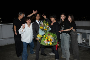 高橋海人＆中村倫也＆井浦新ら「DOPE 麻薬取締部特捜課」笑顔のクランクアップ 画像