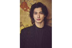 「横浜流星2026年カレンダー」11月19日発売　『国宝』「べらぼう」ゆかりの地で撮影 画像