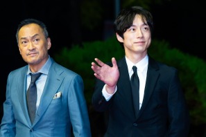 坂口健太郎、釜山に電撃登場。韓国メディアも心配する「ある変化」【PHOTO】 画像