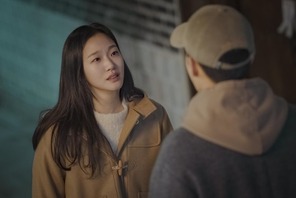 Netflix『ウンジュンとサンヨン』でキム・ゴウンが紡ぐ20代から40代へ続く心の軌跡 画像