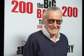 故スタン・リー、AI技術を用いたホログラムで7年ぶりにコミコンに“復帰” 写真撮影や会話も可能 画像