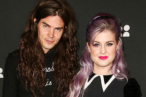 ケリー・オズボーン、有名シェフで恋人のマシュー・モスハートと婚約 画像