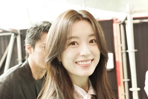 『トンイ』女優ハン・ヒョジュ、小栗旬と登壇！舞台裏でも“笑顔絶やさず”【PHOTO】 画像